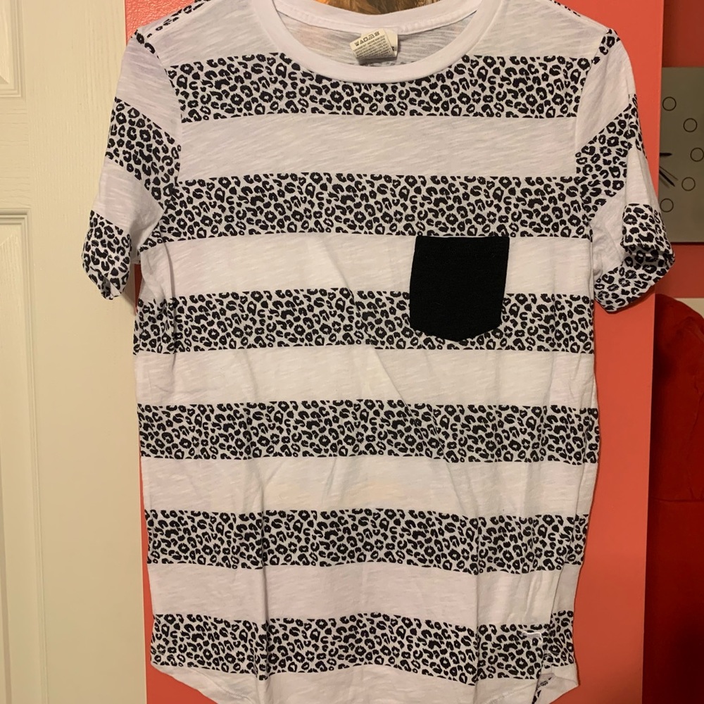 PINK Leopard T-shirt